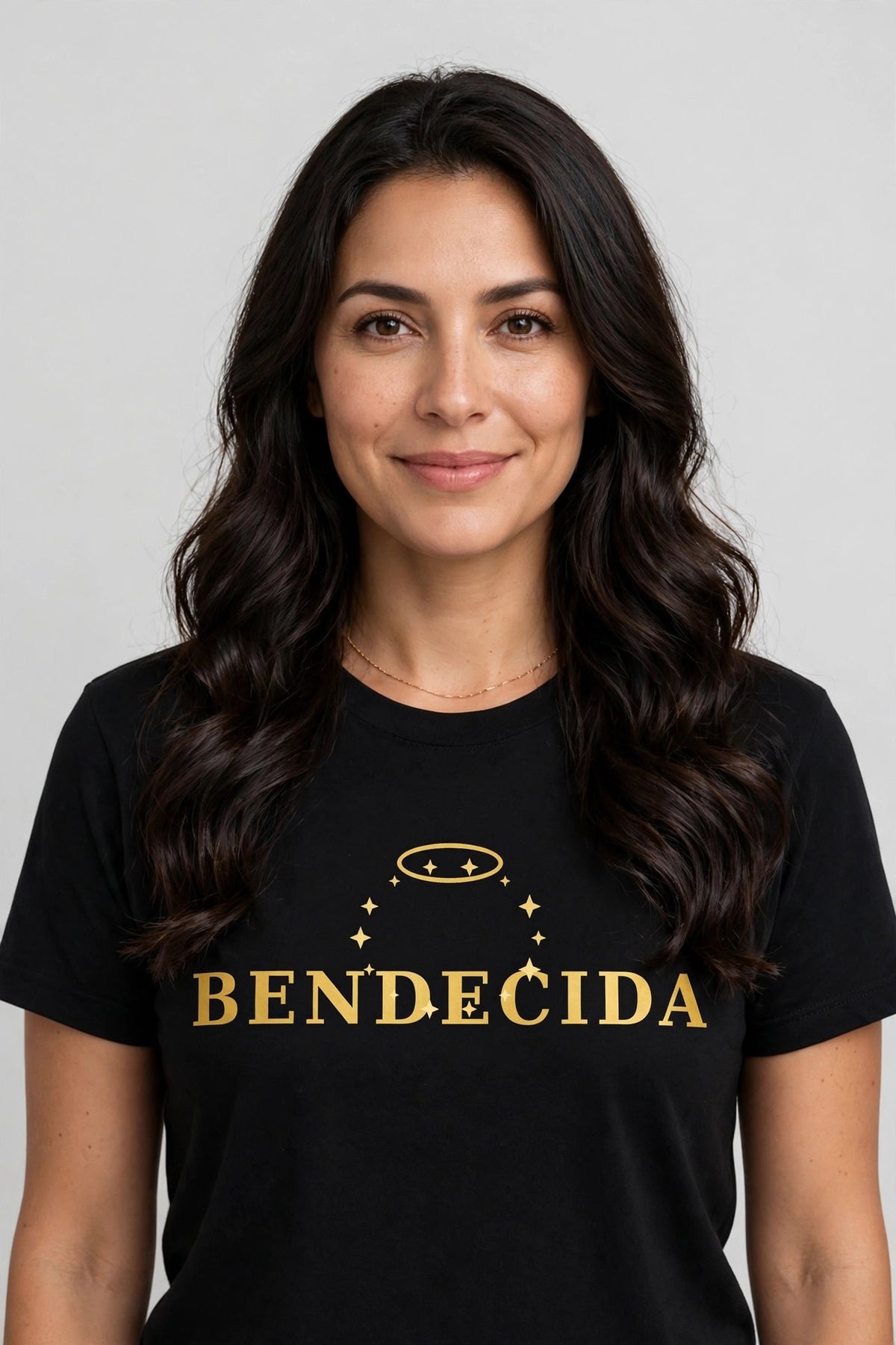Bendecida Shirt, Blessed Latina T-Shirt, Gold Glam Latina Tee, Regalo para Ella