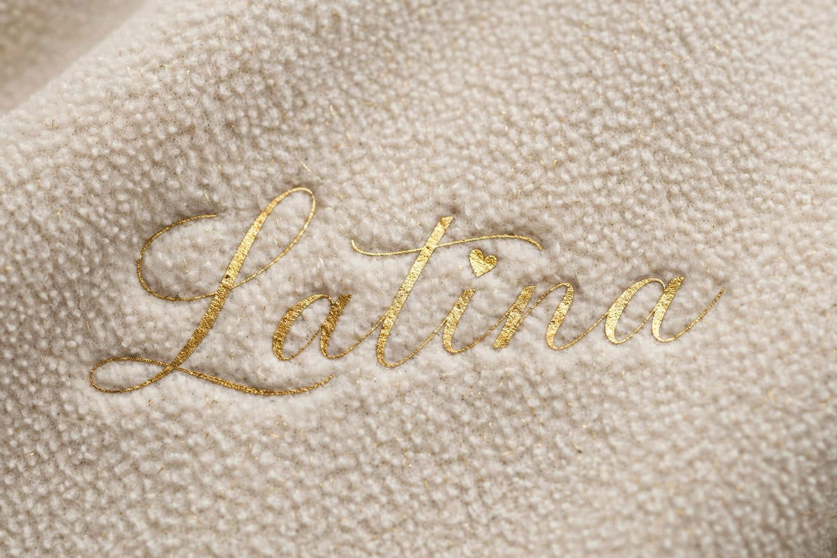 Latina Gold Script Sweatshirt | Sudadera Crema Latina Elegante